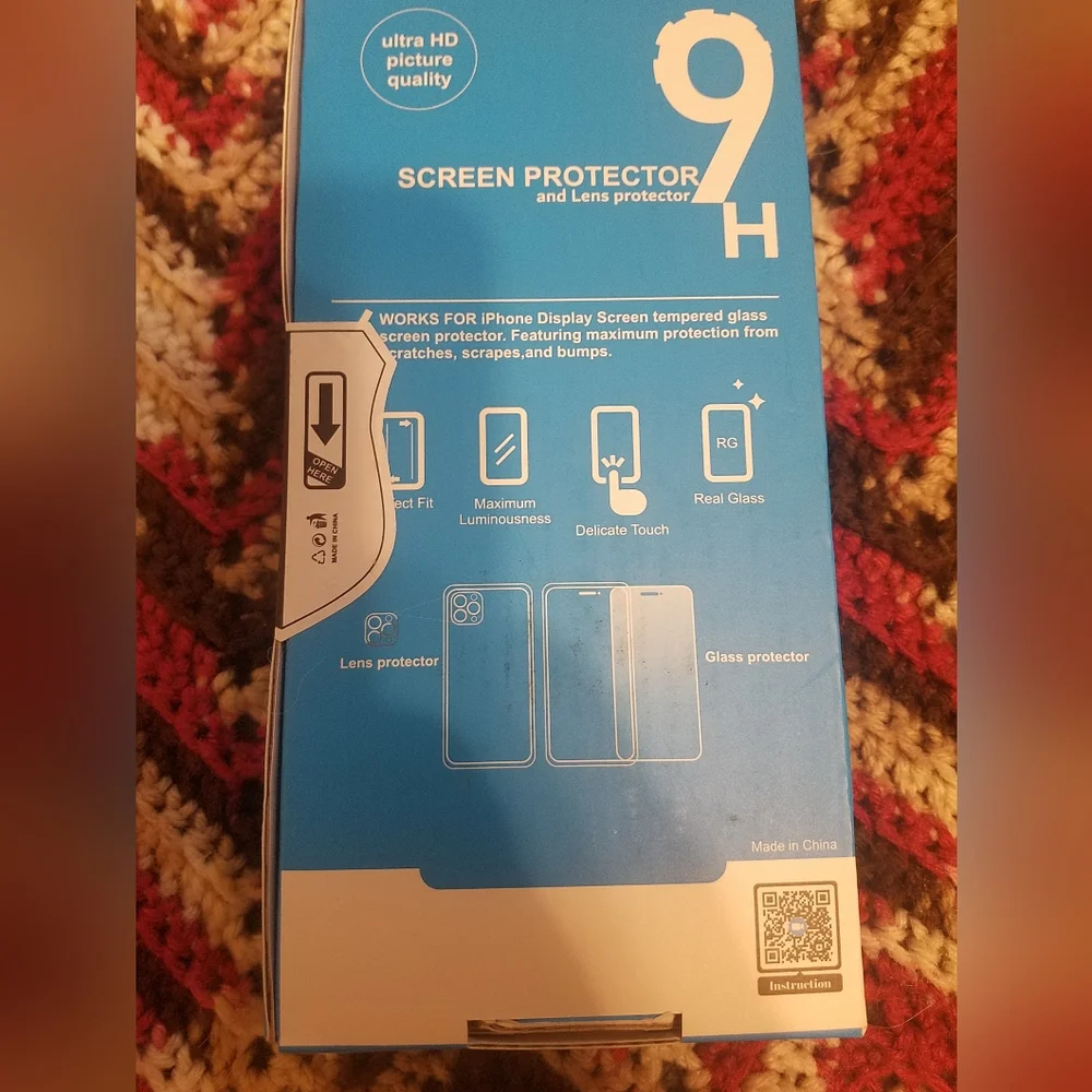 NIB Glass Screen Protector for iPhone 15 Pro - Black